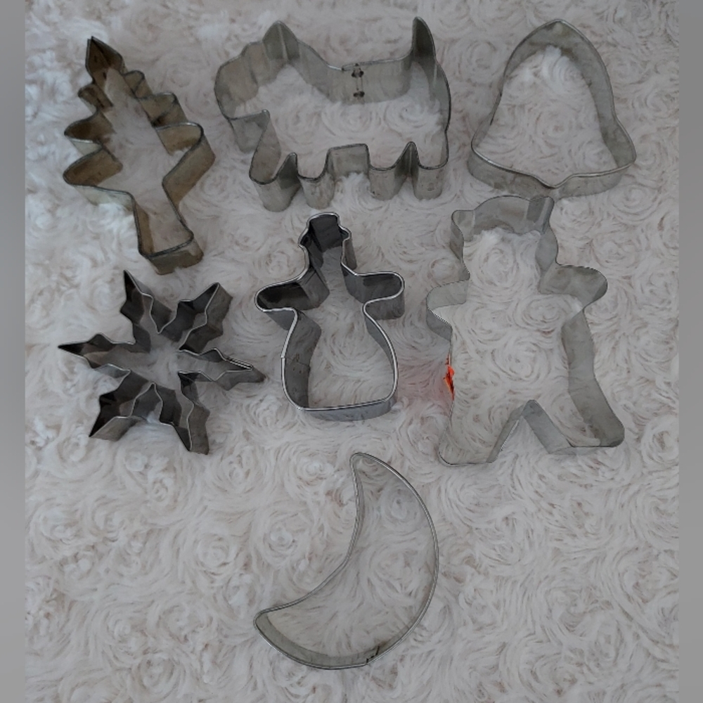 Vintage Aluminum Metal Cookie Cutters 7 in lot Baking Kitchen Holiday